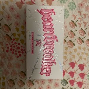 Jeffree Star heartbreaker highlighter palette